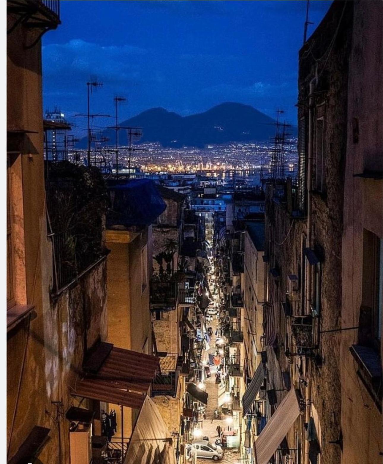 La Casa Di Sarah Aspetta Voi Apartment Naples Exterior photo