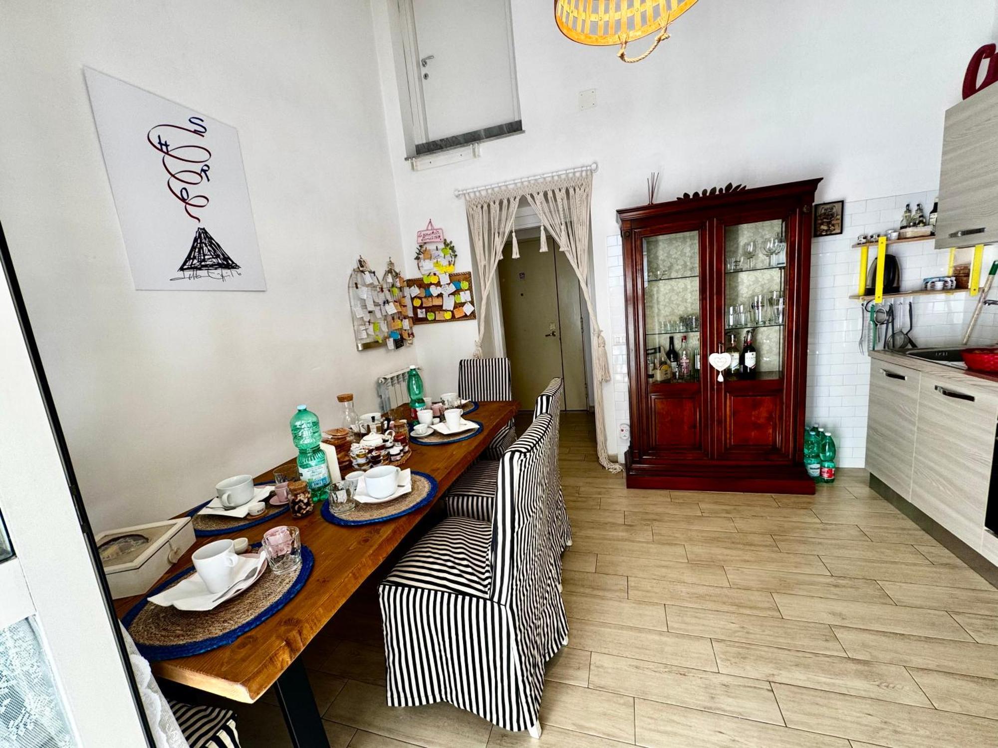 La Casa Di Sarah Aspetta Voi Apartment Naples Exterior photo