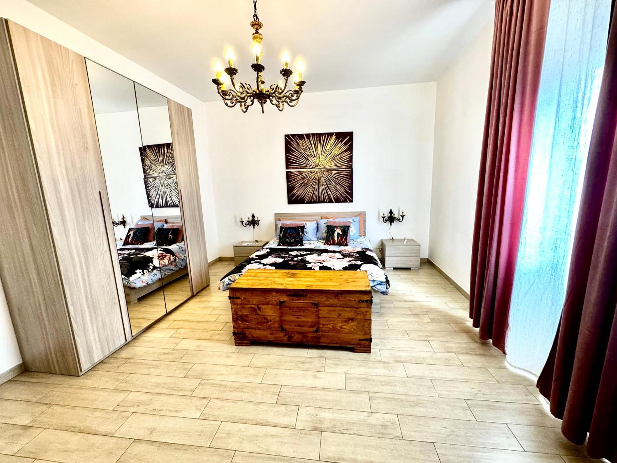 La Casa Di Sarah Aspetta Voi Apartment Naples Exterior photo