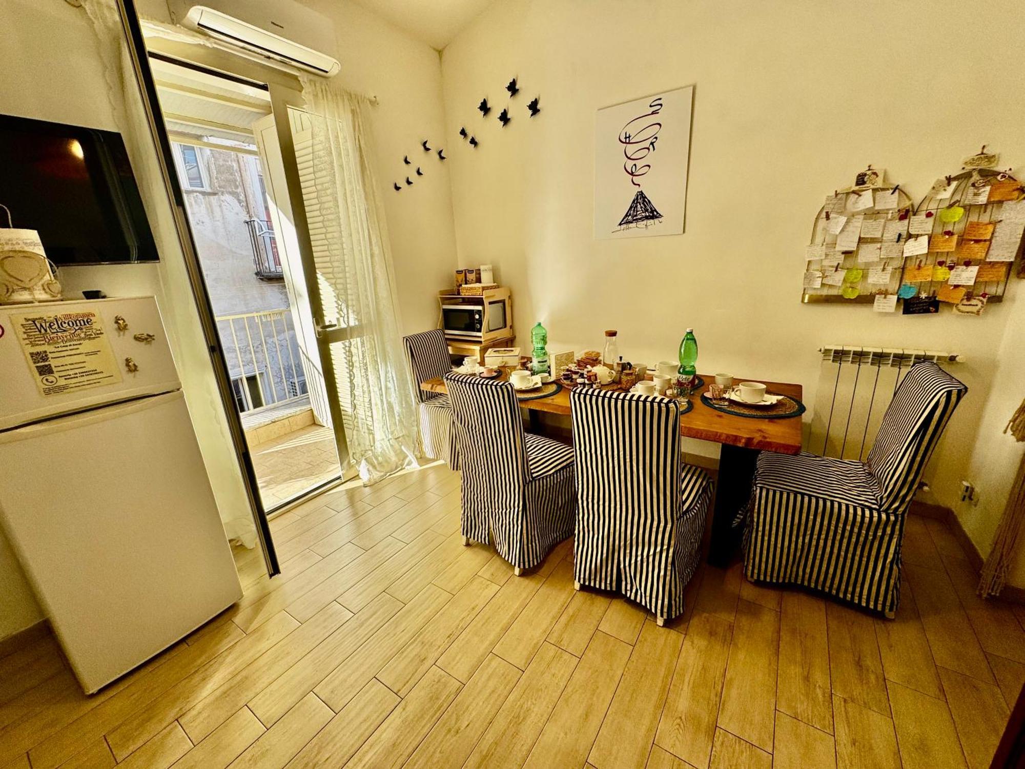 La Casa Di Sarah Aspetta Voi Apartment Naples Exterior photo