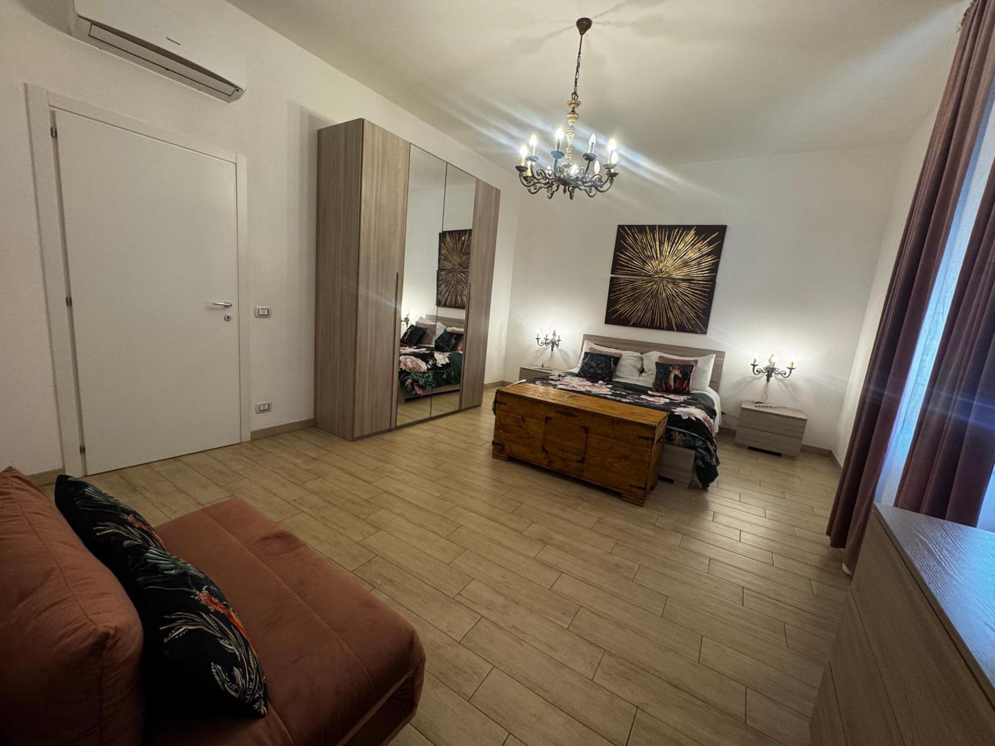 La Casa Di Sarah Aspetta Voi Apartment Naples Exterior photo